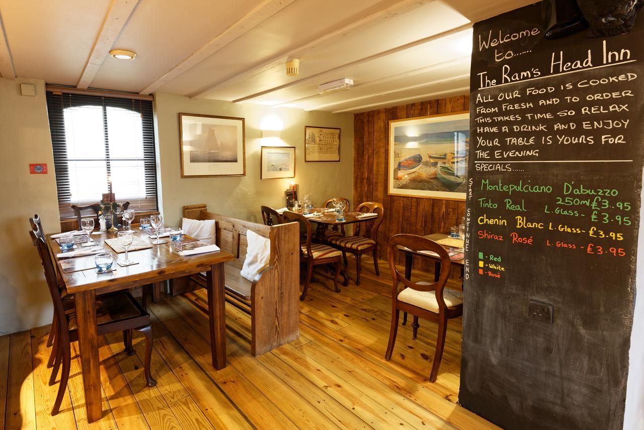 Rams Head Inn Dolton Extérieur photo