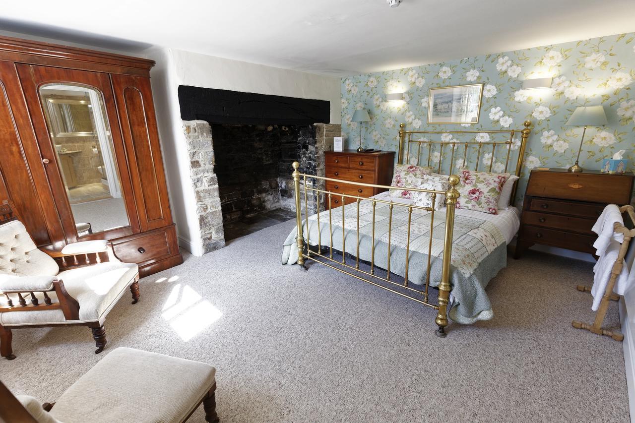 Rams Head Inn Dolton Extérieur photo